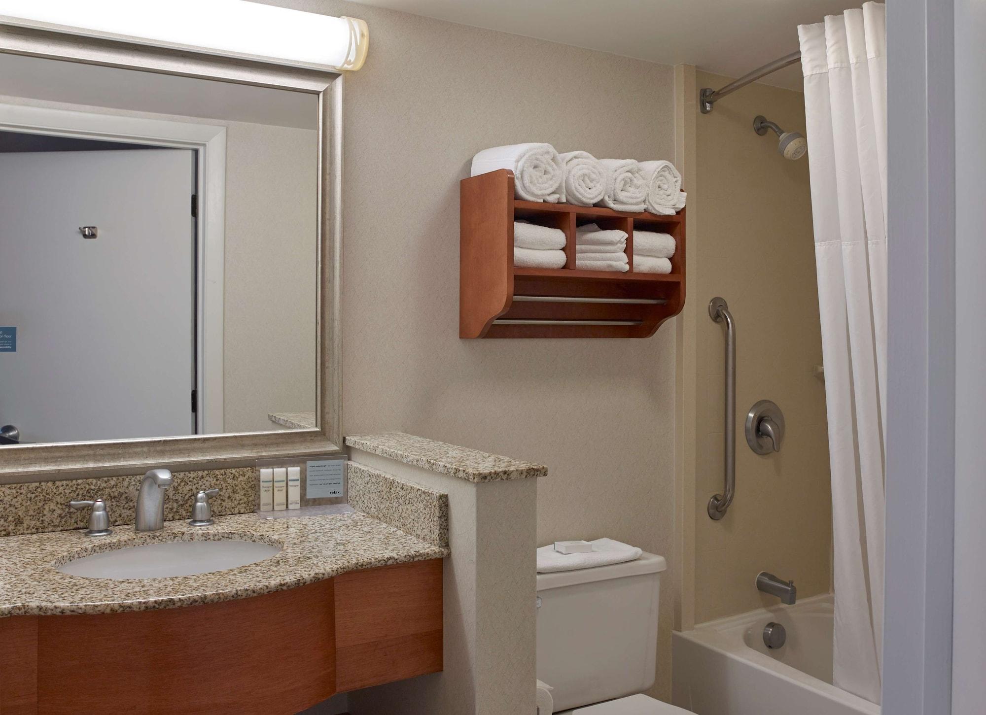 Hampton Inn Portland-Airport South Portland Eksteriør billede